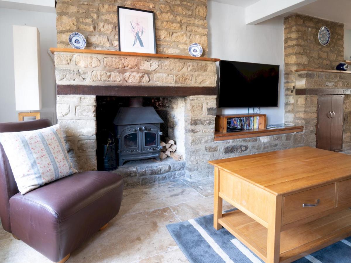 Quarry Cottage Courtyard Garden Pass The Keys Cirencester Eksteriør billede