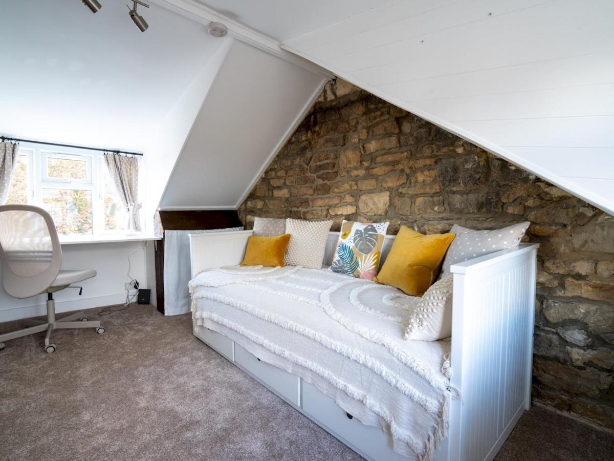 Quarry Cottage Courtyard Garden Pass The Keys Cirencester Eksteriør billede
