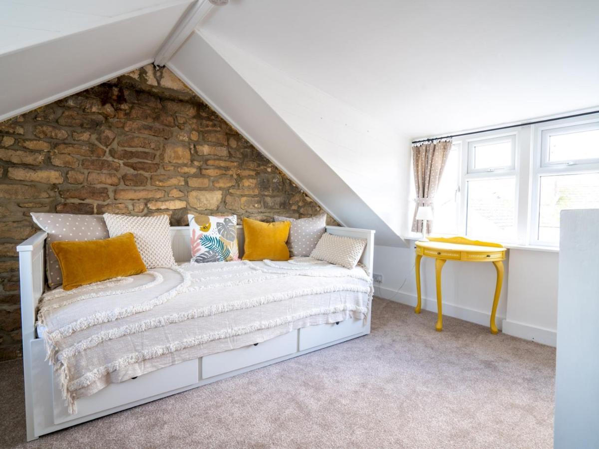 Quarry Cottage Courtyard Garden Pass The Keys Cirencester Eksteriør billede